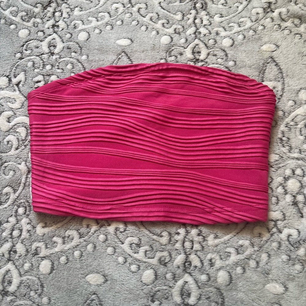 SHEIN Pink Wave Pattern Crop Top